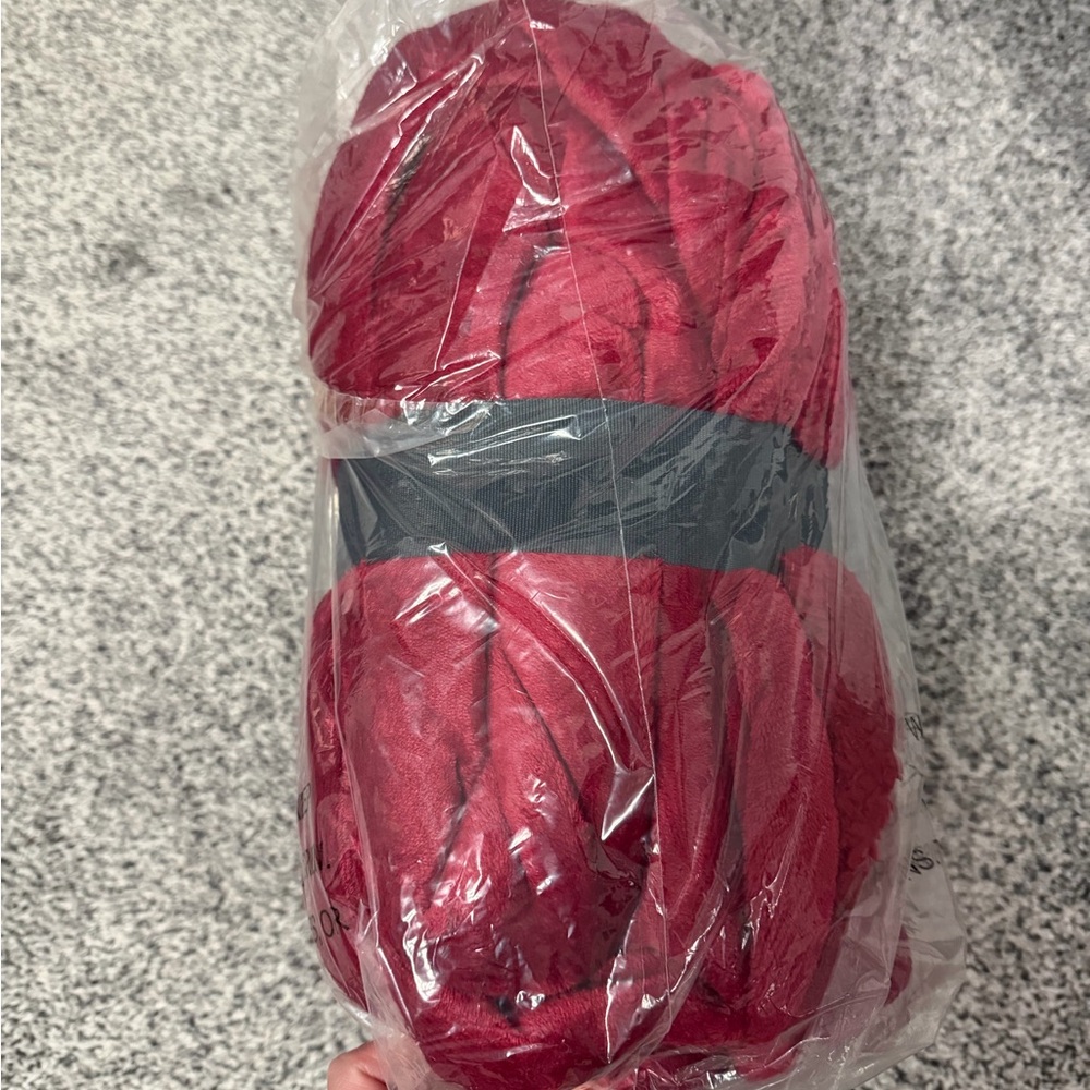 Berkshire Rouge Red VelvetSoft Reverse to Sherpa Throw - Picture 7 of 7
